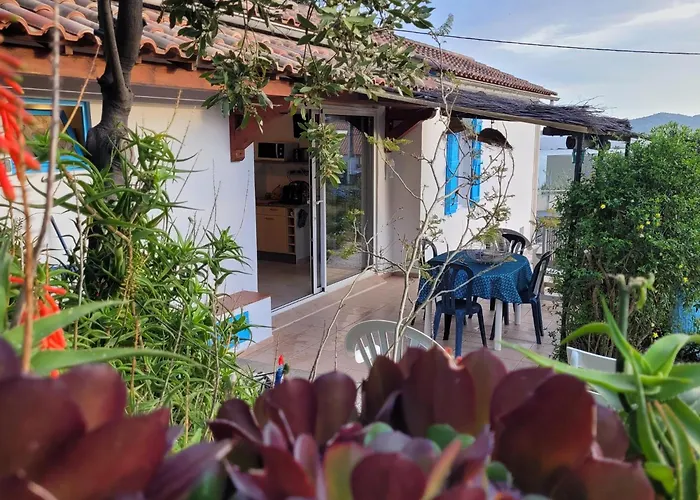 Maison 4 Face A La Mer Grand Jardin Ideal Famille Avec Pluri Animaux Saint Clair Le Lavandou